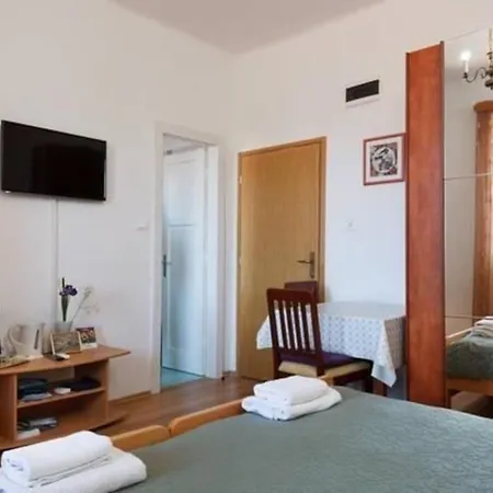 Mit Balkon Fuer Zwei Personen * 스플리트