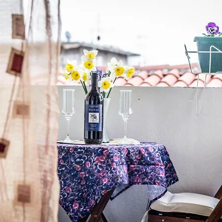 Mit Balkon Fuer Zwei Personen 아파트 *